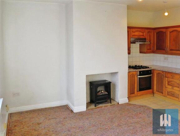 2 bed Terraced to rent Image 6