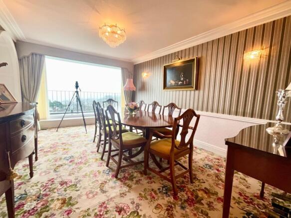 4 bed Apartment for sale Image 7