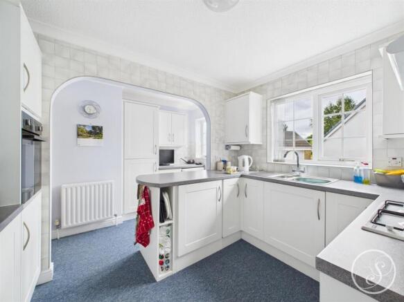 2 bed Detached Bungalow for sale Image 8