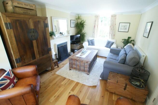 Sitting/dining room