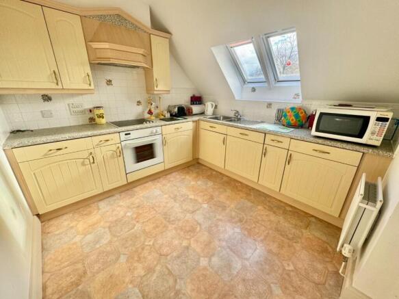 2 bed Flat for sale Image 4
