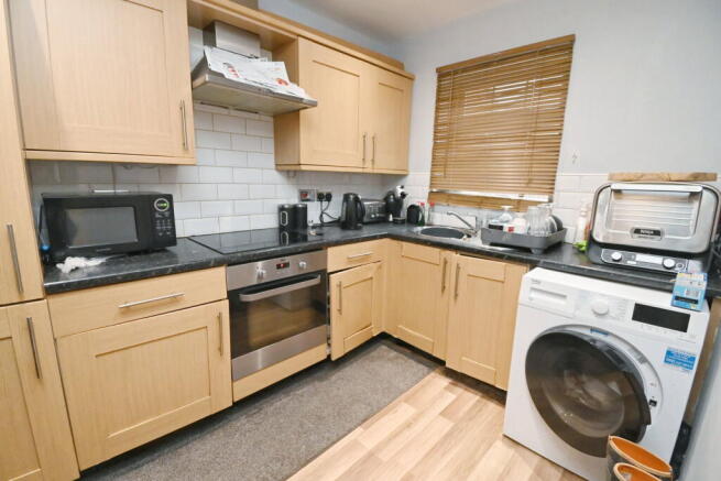 3 bed Town House for sale Image 2