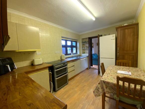 KITCHEN 12'10 x 8'11