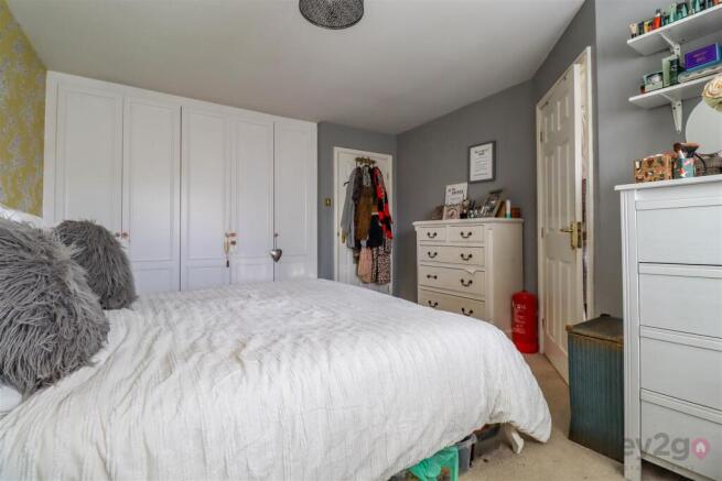 4 bed Detached for sale Image 12