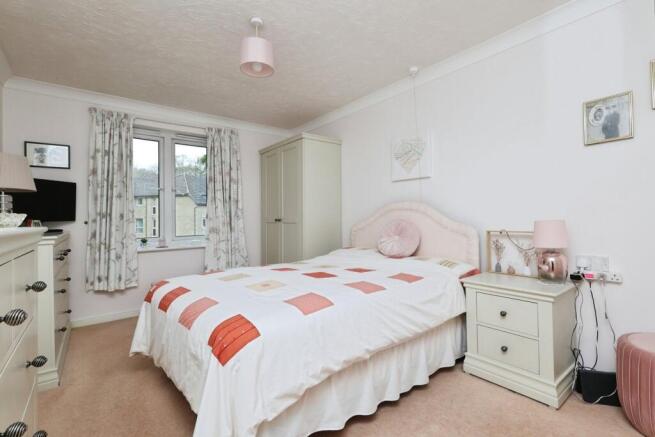 1 bed Retirement Property for sale Image 8