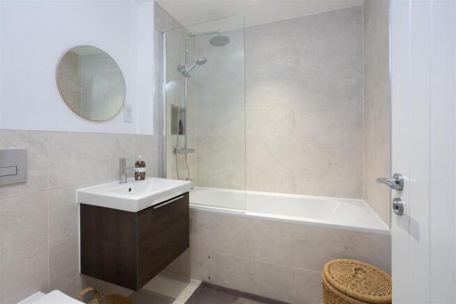 3 bed House for sale Image 11