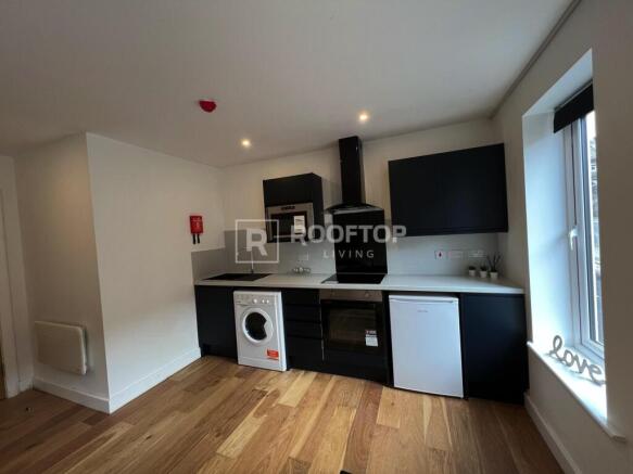 royal-park-road-ls6-1fr-1059865