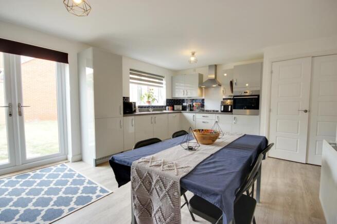 4 bed Detached for sale Image 7