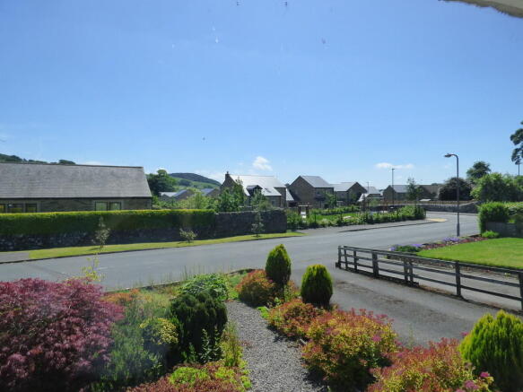 Photo 10