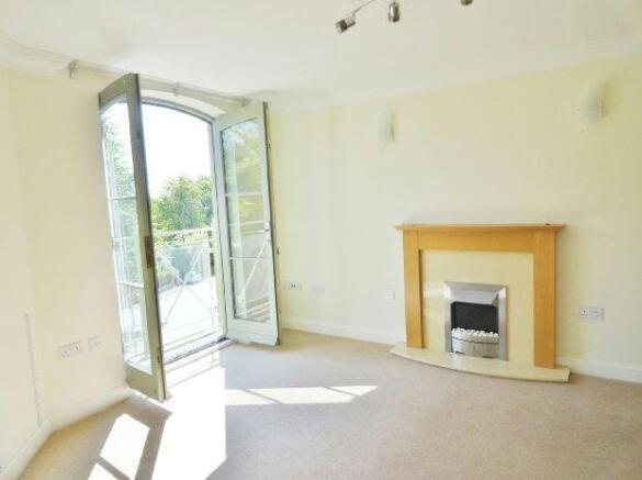 2   -   LOUNGE