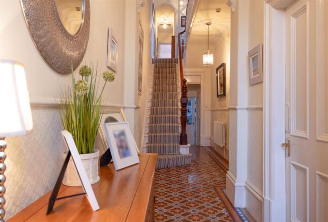 4 bed House for sale Image 8