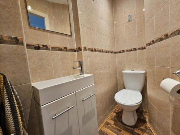 4 bed Detached for sale Image 11