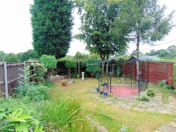 REAR GARDEN.JPG