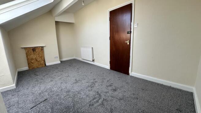 4 bed Terraced to rent Image 8