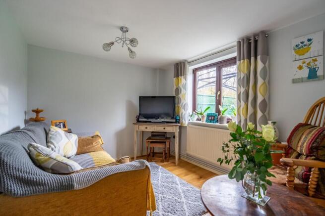 4 bed Semi-Detached for sale Image 7