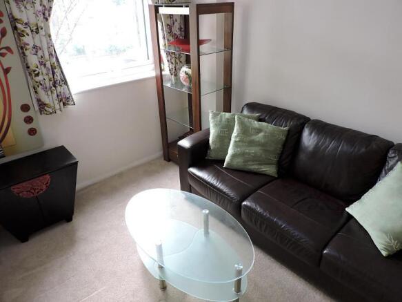 LOUNGE WINDSOR