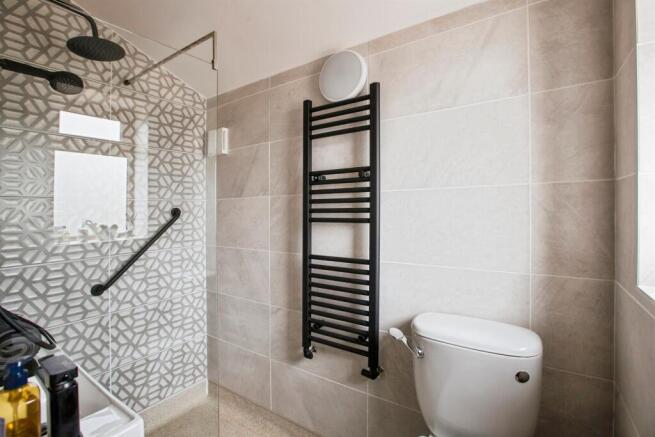 4 bed Barn Conversion for sale Image 8