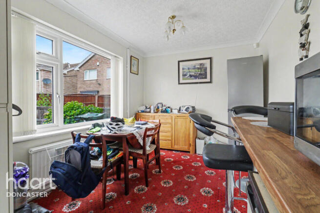 3 bed Semi-Detached for sale Image 9