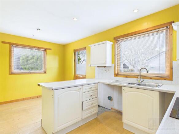 Kitchen & Dining Area