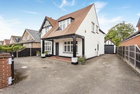 Burgoyne Road, Sunbury-on-Thames, Surrey, TW16