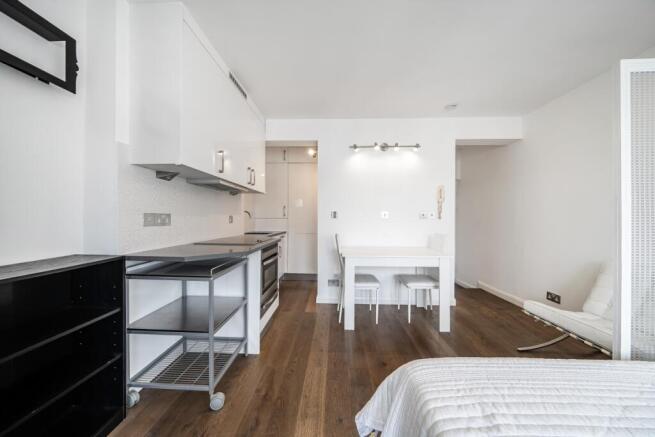 1425941-20-69b403...