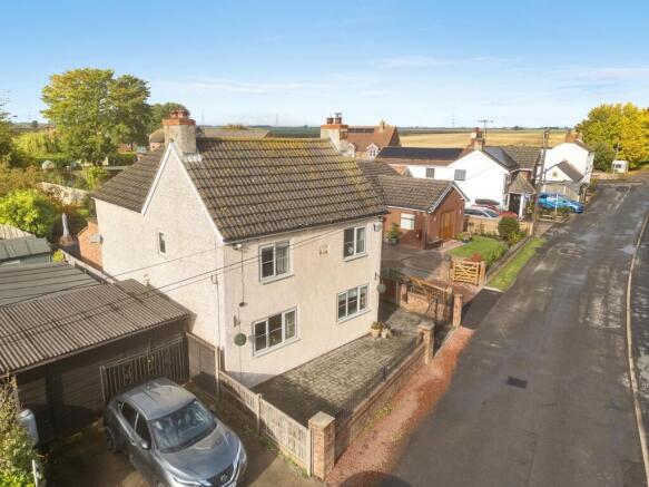 3-bed detached on Chapel Street, Amcotts, Amcotts, Scunthorpe, South Humberside, DN17, £340,000