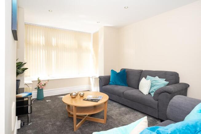 6 bed Terraced to rent Image 5