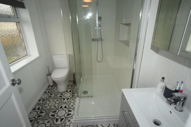 SHOWER ROOM