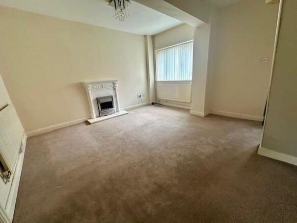 2 bed Terraced to rent Image 4