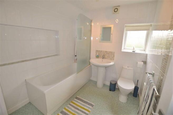 Family bathroom/wc