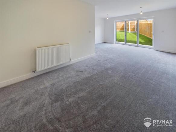 Lounge Diner (2).jpg