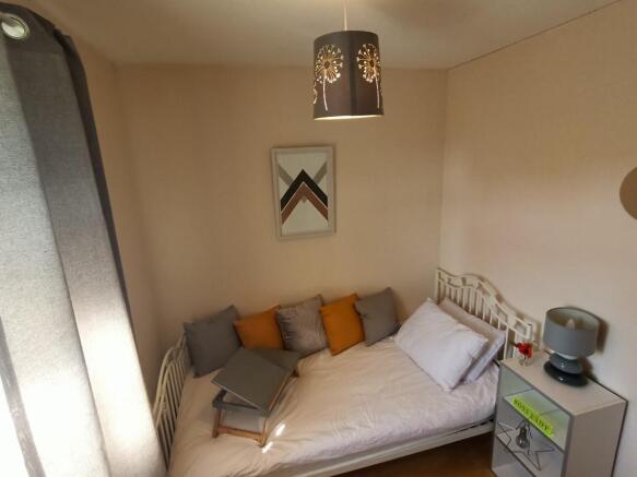 £450/Month - Room3