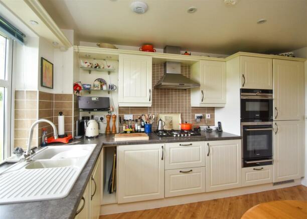 2 The Water Gardens - Kitchen.jpg