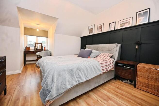 4 bed Semi-Detached for sale Image 5
