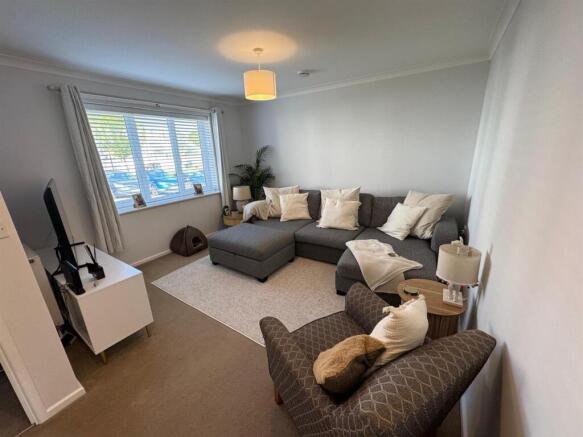 new living room.jpeg