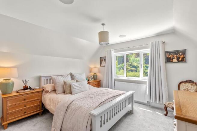 4 bed Detached for sale Image 7