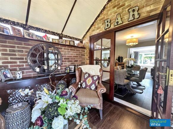 4 bed Semi-Detached for sale Image 10
