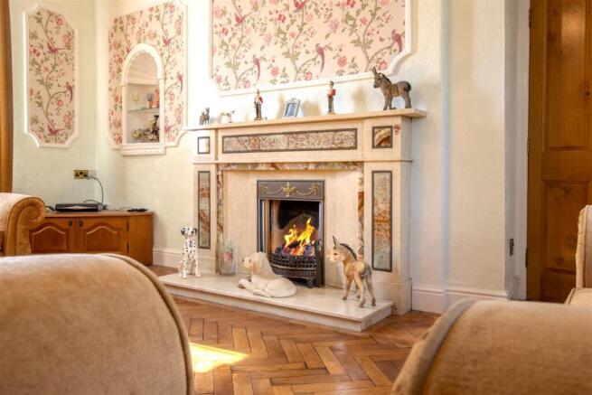 4 bed Detached for sale Image 4