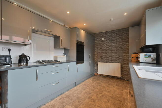 3 bed Terraced for sale Image 9