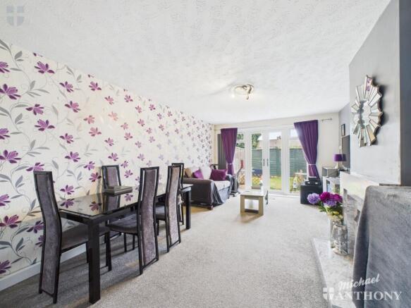 CAM03218G0-PR0733-STILL008