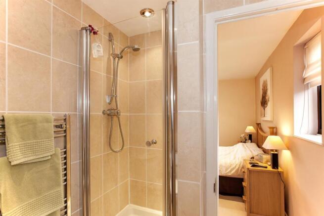 En-Suite Bathroom