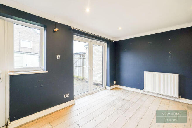 3 bed Semi-Detached for sale Image 4