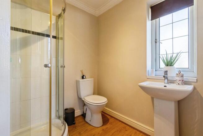 4 bed Detached for sale Image 12