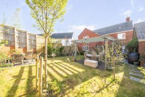 77, Cozens Grove, Shrivenham, Swindon SN6 8FS