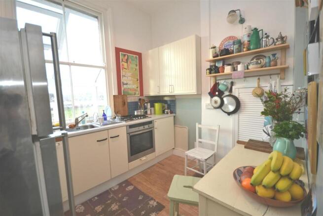 Kitchen a.jpg
