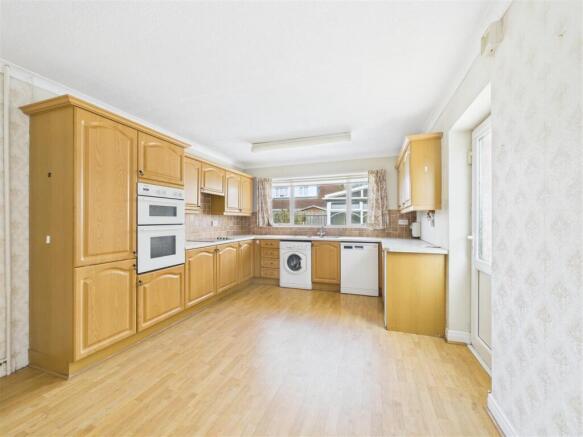 KITCHEN/ DINER