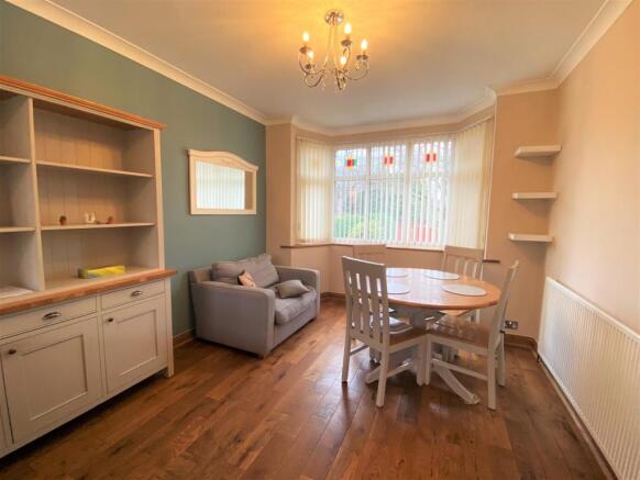 Lounge/Dining Room
