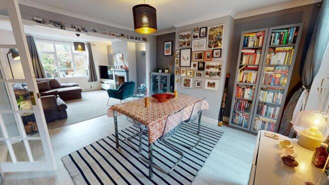 LOUNGE/DINING ROOM