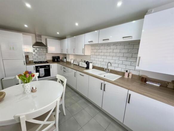 Kitchen / Dining Room