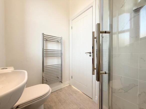 2 bed End of Terrace to rent Image 6